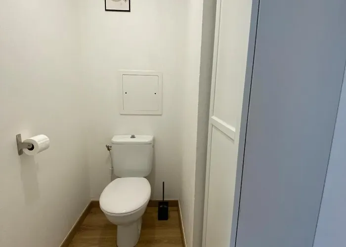 Le Spot Nicois Апартаменты *